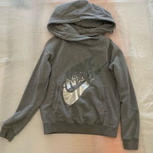 Nike Women’s sweatshirt!